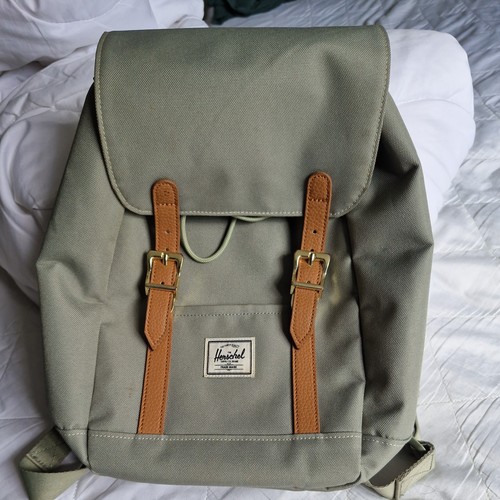 Herschel sage green small