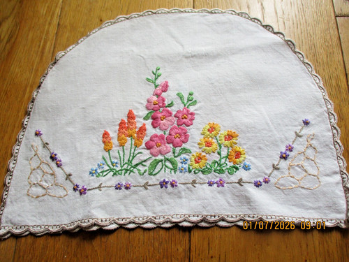 Vintage hand embroidered - ,