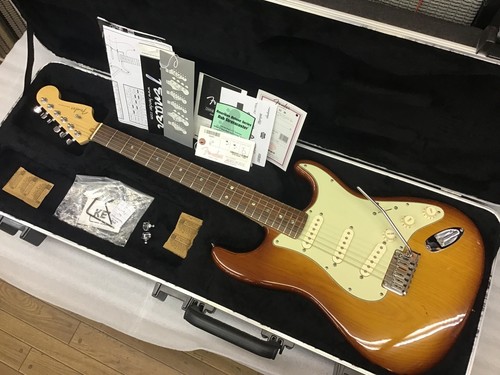 Fender american deluxe strat - american,