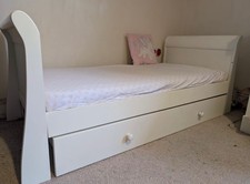 Lovely toddler bed, for 2 ,3 ,4 year old 