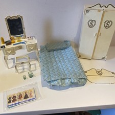 Vintage Sindy Doll Bed-