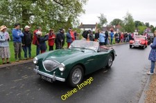 Photo 6x4 Jubilee classic car procession 3 Twyning Green An Austin Healey c2012