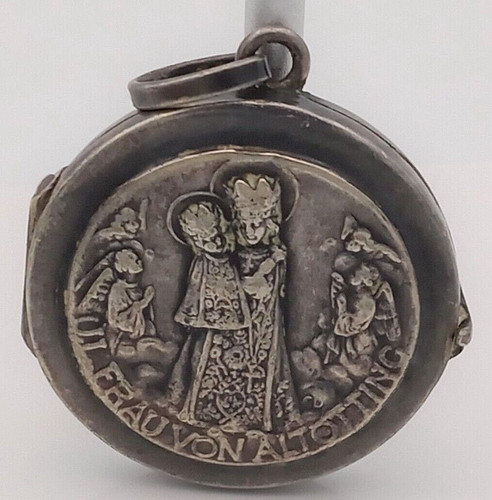 Frau von altötting relic - frau,