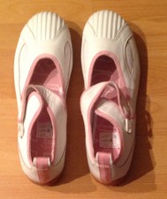 1N White with Pink UK5 EU38
