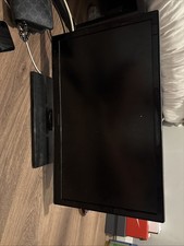 Hitatchi  small TV including remote