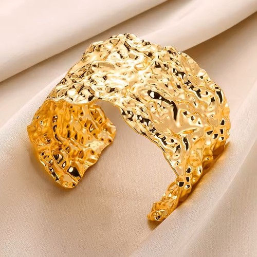 Gold color roman - gold, exquisite