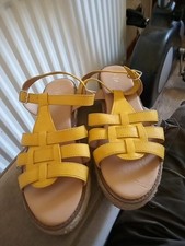 Womens Size 8 Yellow Leather
