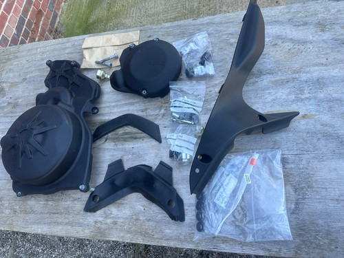 Aprilia tuono rsv4 1100 - v4,