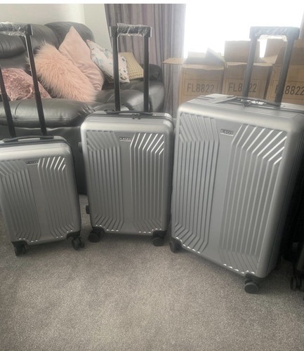 Set hard shell suitcases - set, 3