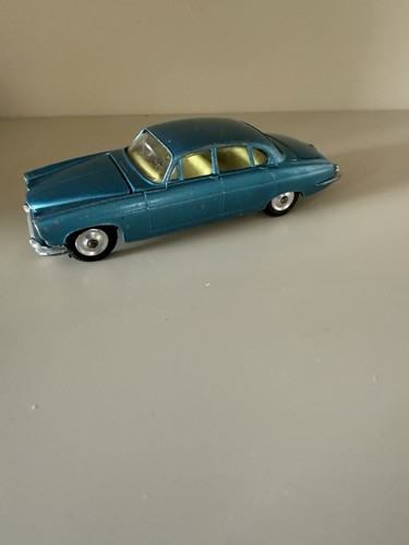 Corgi toys 238 jaguar - toys,