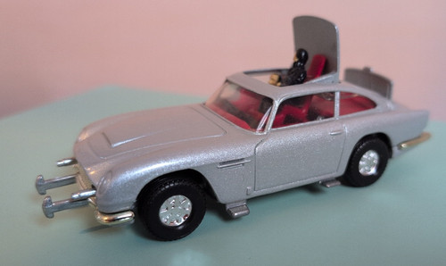 James bond 007 - corgi, aston