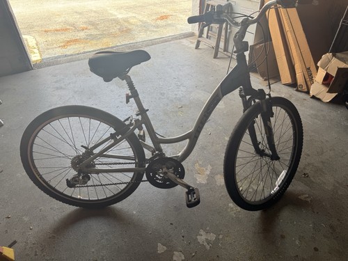 Trek 26in hybrid bike - trek,