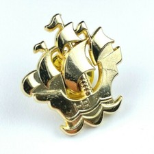 BLUE PETER GOLD ENAMEL PIN