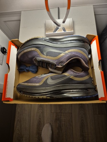 Brand new authentic nike - new,