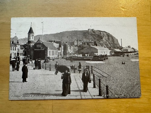 Postcard lifeboat house - -,