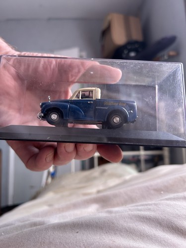Corgi morris truck - morris,