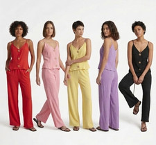 Women’s Sleeveless Button