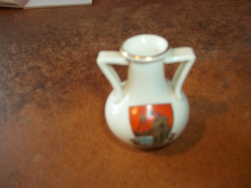 Crested ware china - china, scarborough