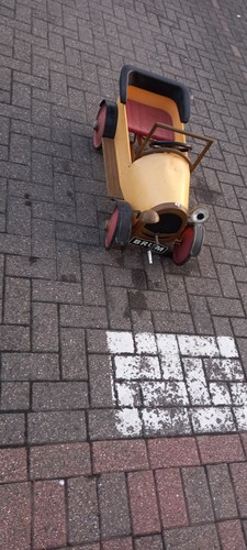 Vintage brum pedal car - brum,