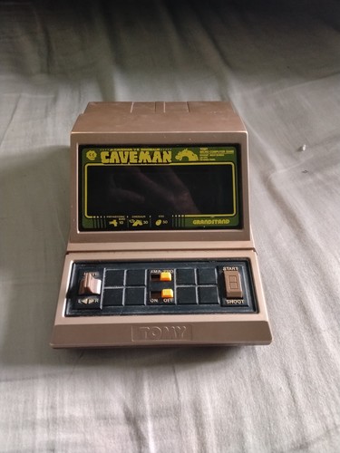 Tomy classic gold caveman - tomy,