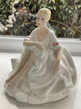 Royal Doulton Vanity Fair Retired Figurine By John Bromley 1982  HN2373 B4