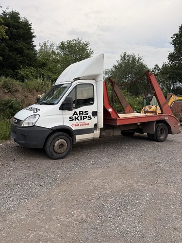 Skip lorry