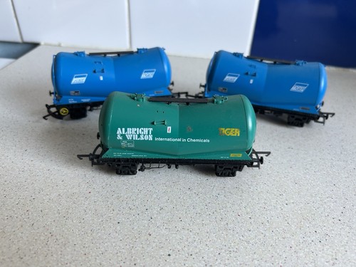 Hornby assorted pga tank - v,