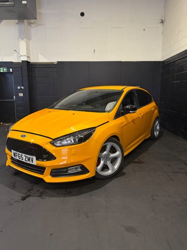 Ford focus st250 tangerine - ford,
