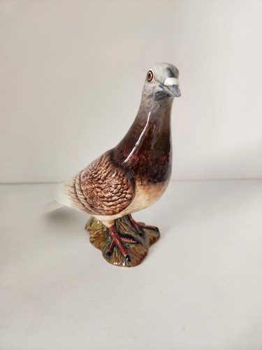 Beswick pigeon figurine - figurine, model