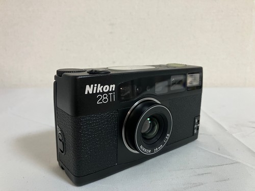 Top mint nikon 28 ti - ],