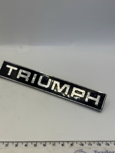 Vintage triumph car badge - triumph,