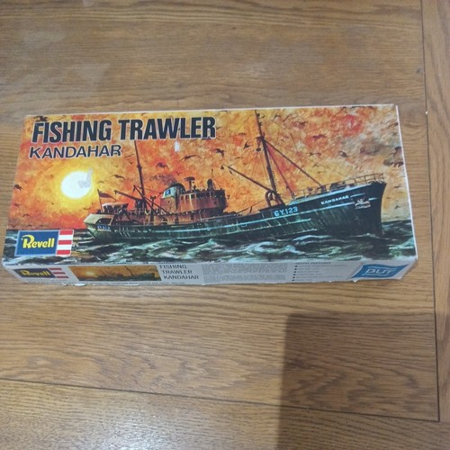 Revell 382 fishing trawler - fishing,