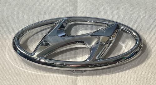 Hyundai vintage car badge - vintage,