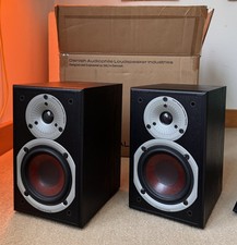 Dali Spektor 1 Bookshelf Speakers Black Pair (2x speakers) with grills