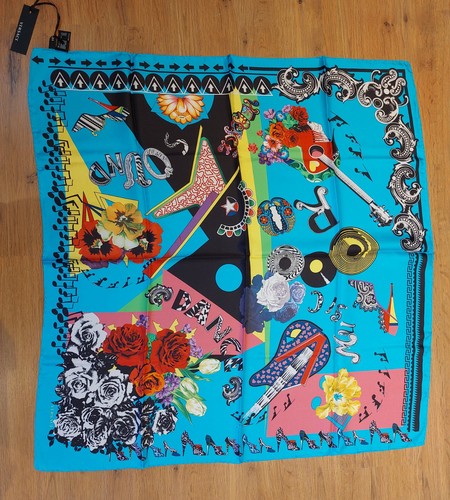 Bnwt versace 89x85cm patterned - bnwt,