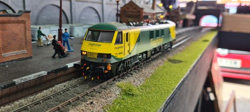 Bachmann 612 class 90042 - 90,