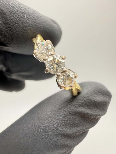 18ct diamond twisted trilogy - 18ct,