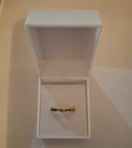 9ct yellow gold hallmarked 375 - gold,