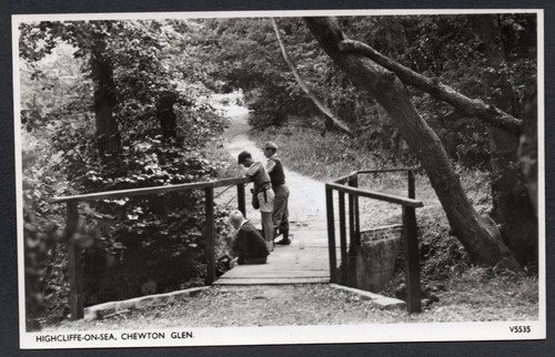 Postcard highcliffe sea nr - postcard,