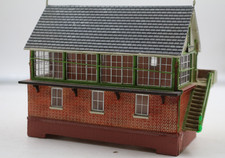 Hornby R9635 Skale Regis - Great Northern Signal Box - added base slight damage