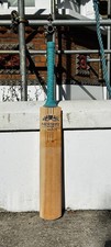 GENUINE Newbery Kudos Player SH Cricket Bat - 2lbs 10oz With Padded Bat Cover