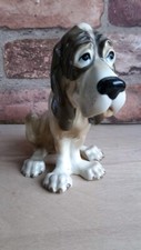Szeiler Large Sitting Upright Dog - Bloodhound - 5.5 Inches Height - No 24
