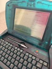 3 Apple Newton eMate 300,   2