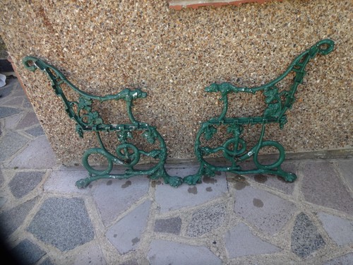 Hound and serpent bench - hound, ~
