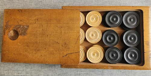 Antique wooden draughts - draughts, in