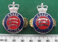 Pair of Essex Police collar badges