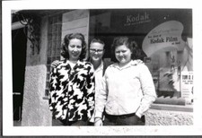 VINTAGE PHOTOGRAPH 1952 KODAK