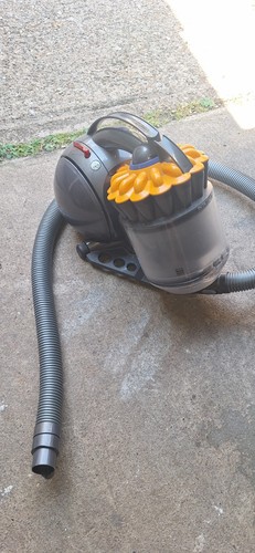 Dyson bagless corded - dyson,