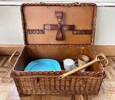 Vintage Wicker Picnic Basket
