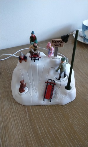 Lemax christmas village - lemax,